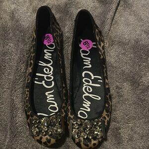 Sam Edelman Brown and Black Flats with Classic Design